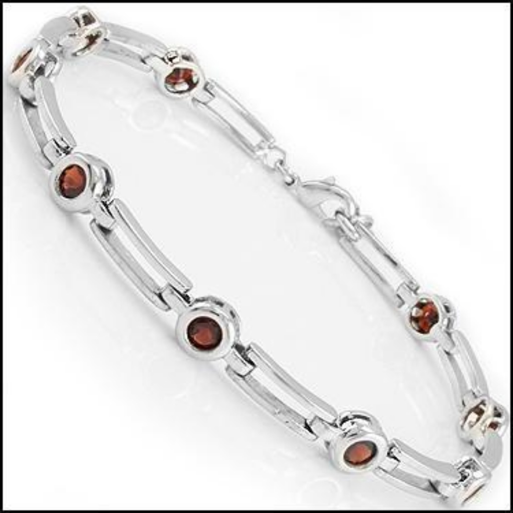 Red Moon 6.0ctw Garnet Bracelet